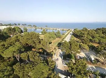 Azur Soleil - Les Pins Maritimes - Campground Costebelle France