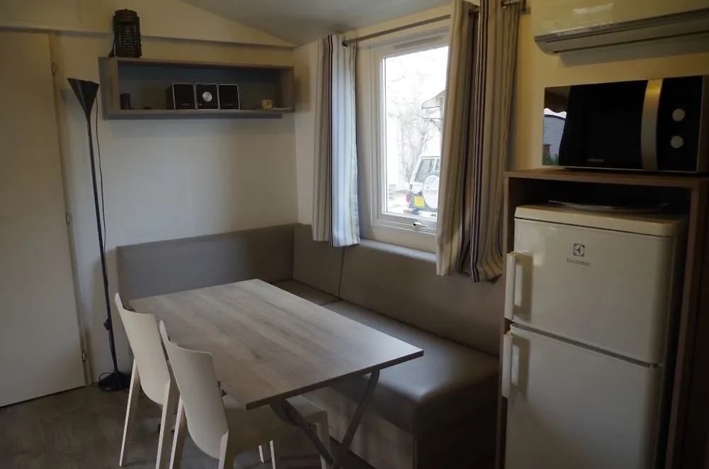 Hotel Azur Soleil - Les Pins Maritimes - Campground Costebelle